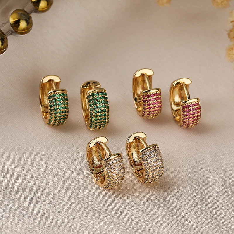 Simple and Exquisite Copper Gold-Plated Zircon Mini Hoop for Women, Niche Light Luxury Vintage Earrings
Simple and Exquisite Copper Gold-Plated Zircon Mini Hoop for Women, Niche Light Luxury Vintage Earrings