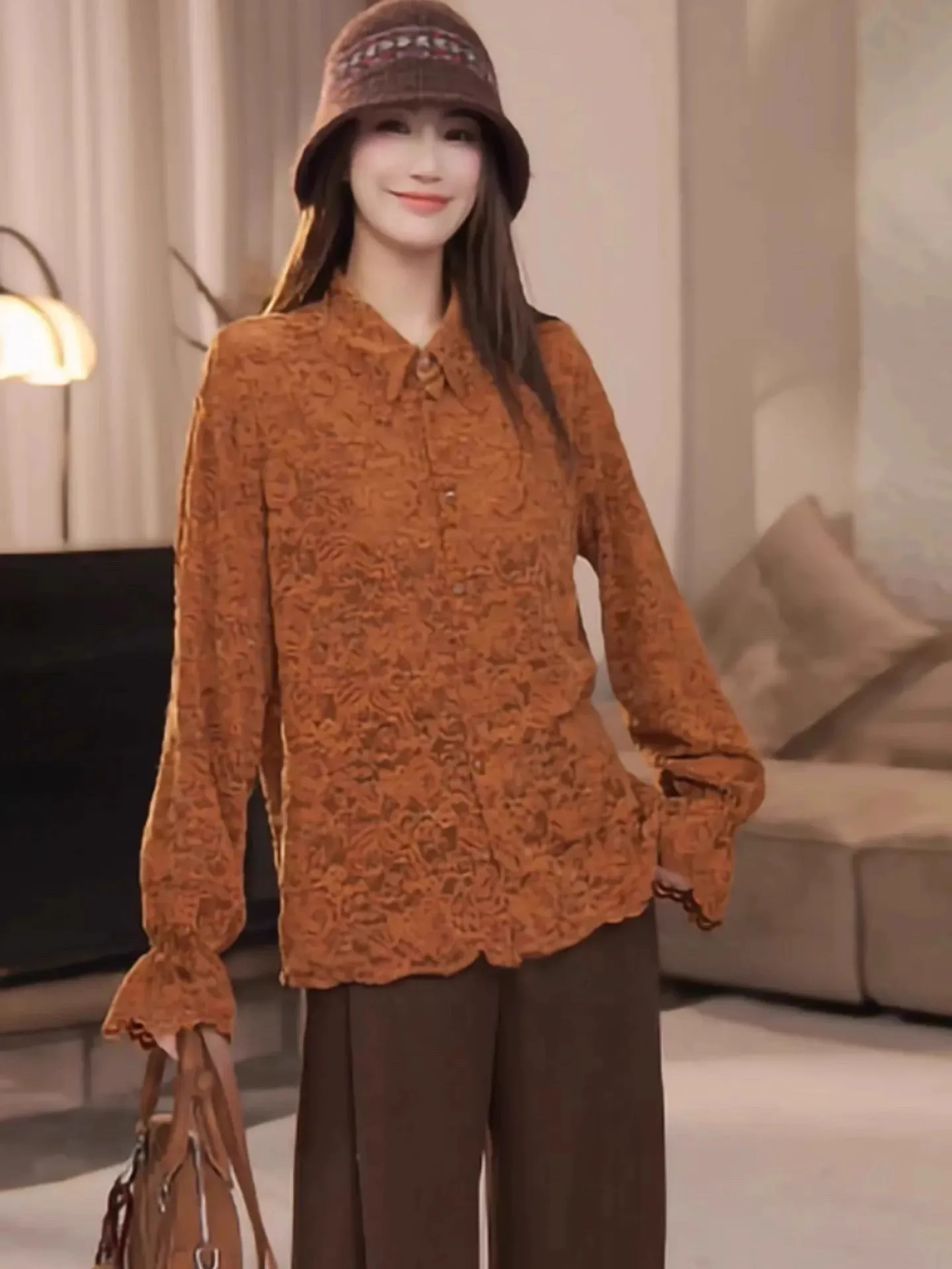 Korean Sle Long Sve Lace Blouse Bell Sve Turn-down Collar Base irt Trendy Women's Faion Inner Wear Spring Autumn
Korean Sle Long Sve Lace Blouse Bell Sve Turn-down Collar Base irt Trendy Women's Faion Inner Wear Spring Autumn