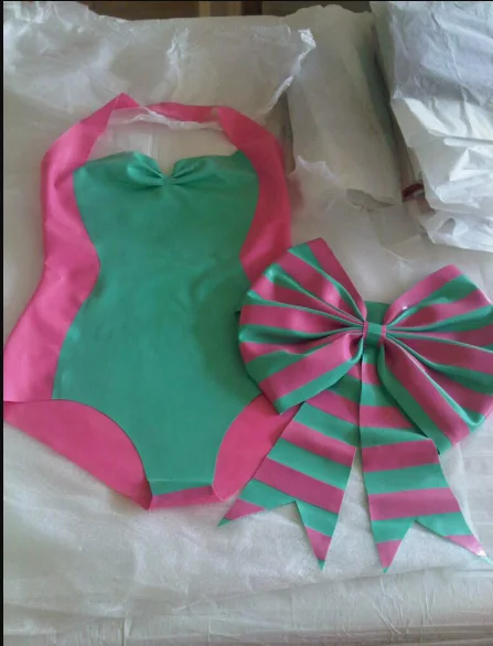 Latex Rubber Halloween Sexy swimsuit Gummi Cosplay Catsuit Party S-XXL Halloween fashion
Latex Rubber Halloween Sexy swimsuit Gummi Cosplay Catsuit Party S-XXL Halloween fashion