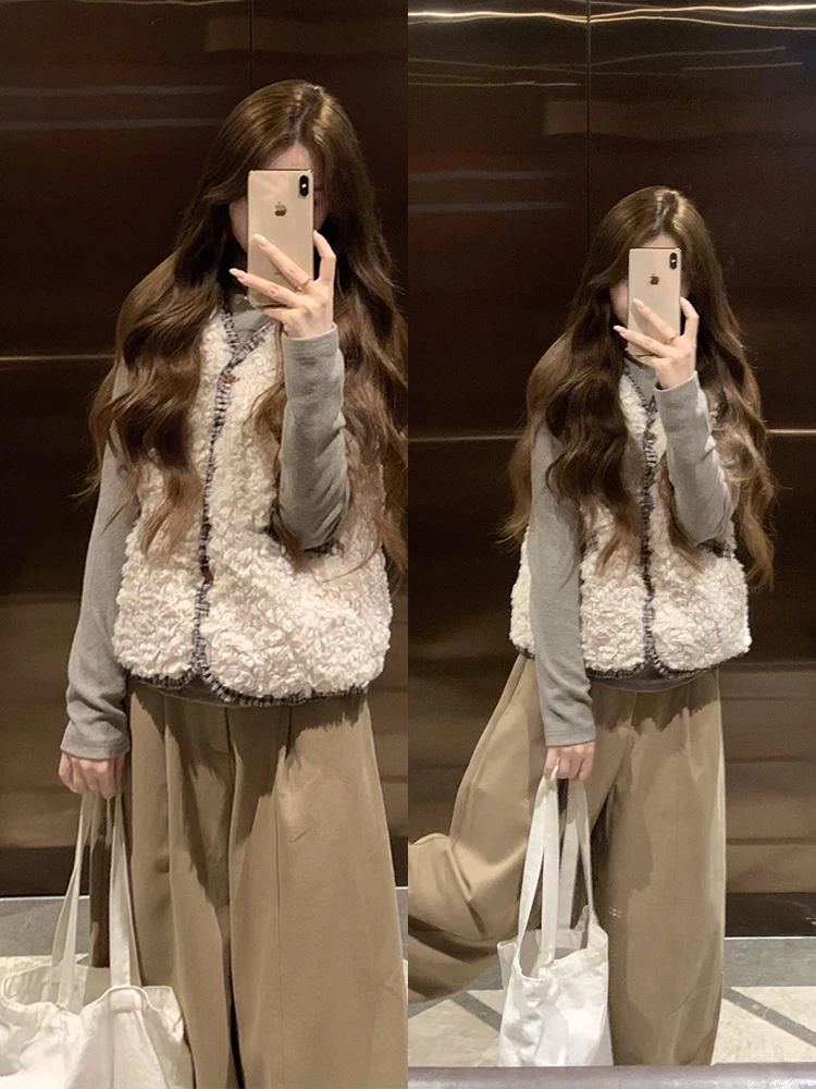 Ladies plus Size Autumn Winter Outfit Three Piece Set Lazy Style Furry Vest Base Shirt Wide Leg Pants Casual High Waist
Ladies plus Size Autumn Winter Outfit Three Piece Set Lazy Style Furry Vest Base Shirt Wide Leg Pants Casual High Waist