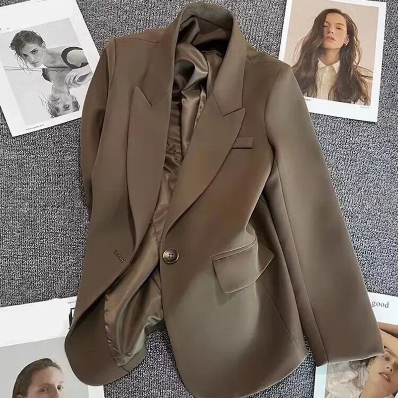 Suit jacket for women in Spring and Autumn 2025 new fashion trend versatile temperament suit
Suit jacket for women in Spring and Autumn 2025 new fashion trend versatile temperament suit