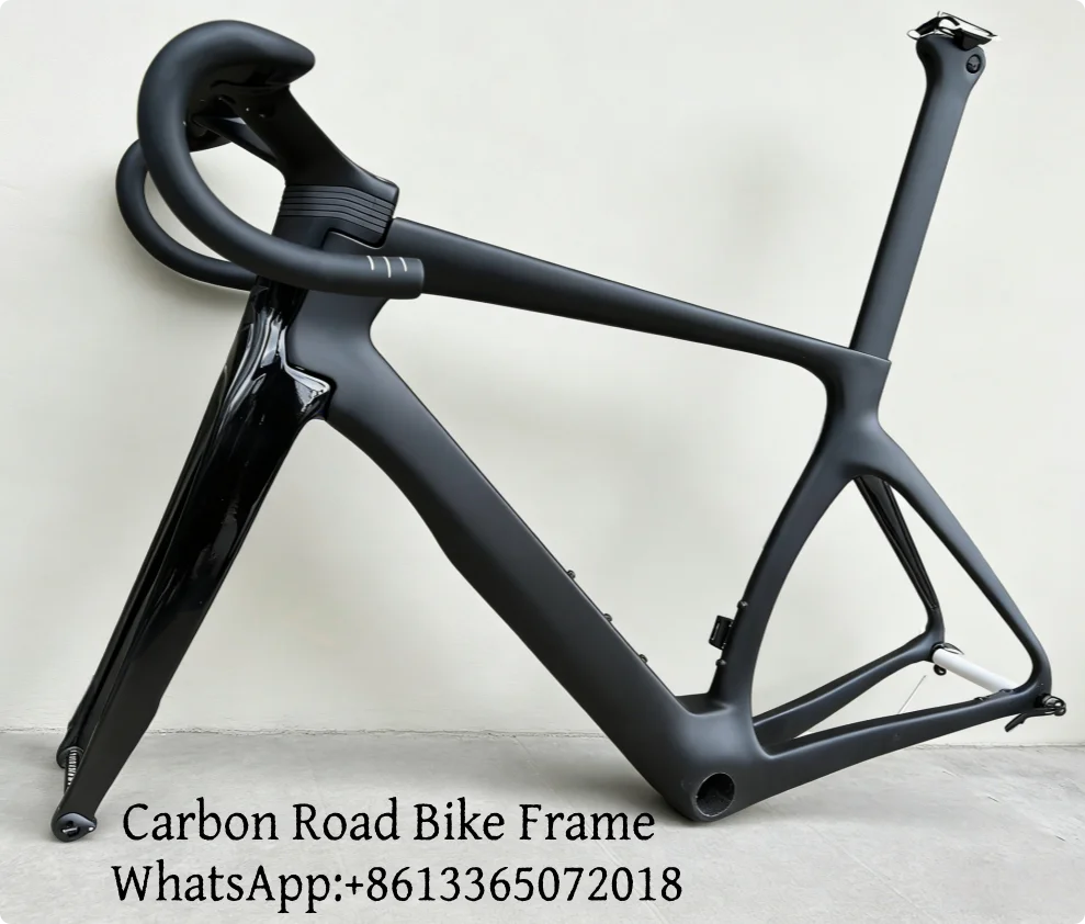 Matte Black T1100 UD Carbon Road Frames Model 5 all internal wiring Bicycle Frameset with R7020 Groupset
Matte Black T1100 UD Carbon Road Frames Model 5 all internal wiring Bicycle Frameset with R7020 Groupset
