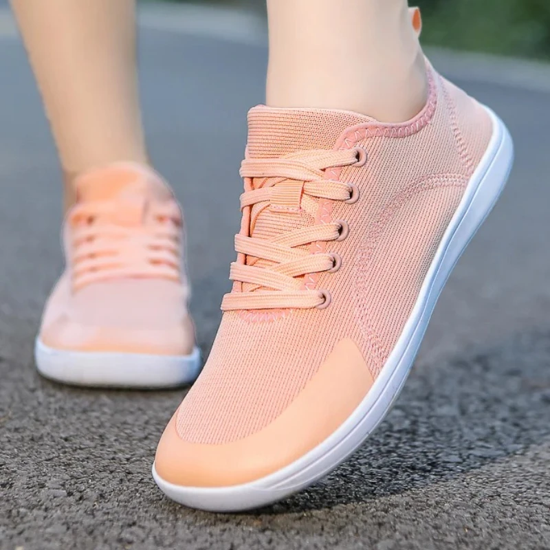 Легкие кроссовки с широким носком для кросс-тренинга, дышащие женские прогулочные туфли на плоской подошве, мужские нескользящие эластичные кроссовки для спортзала и фитнеса 
Легкие кроссовки с широким носком для кросс-тренинга, дышащие женские прогулочные туфли на плоской подошве, мужские нескользящие эластичные кроссовки для спортзала и фитнеса