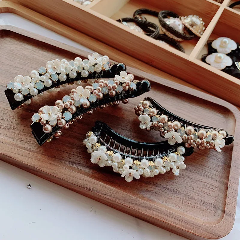 Handmade Banana Hairpins Around Imitation Pearl Flowers Korean New Women Sweet Girl Ponytail Vertical Clip Hair Accessories
Handmade Banana Hairpins Around Imitation Pearl Flowers Korean New Women Sweet Girl Ponytail Vertical Clip Hair Accessories