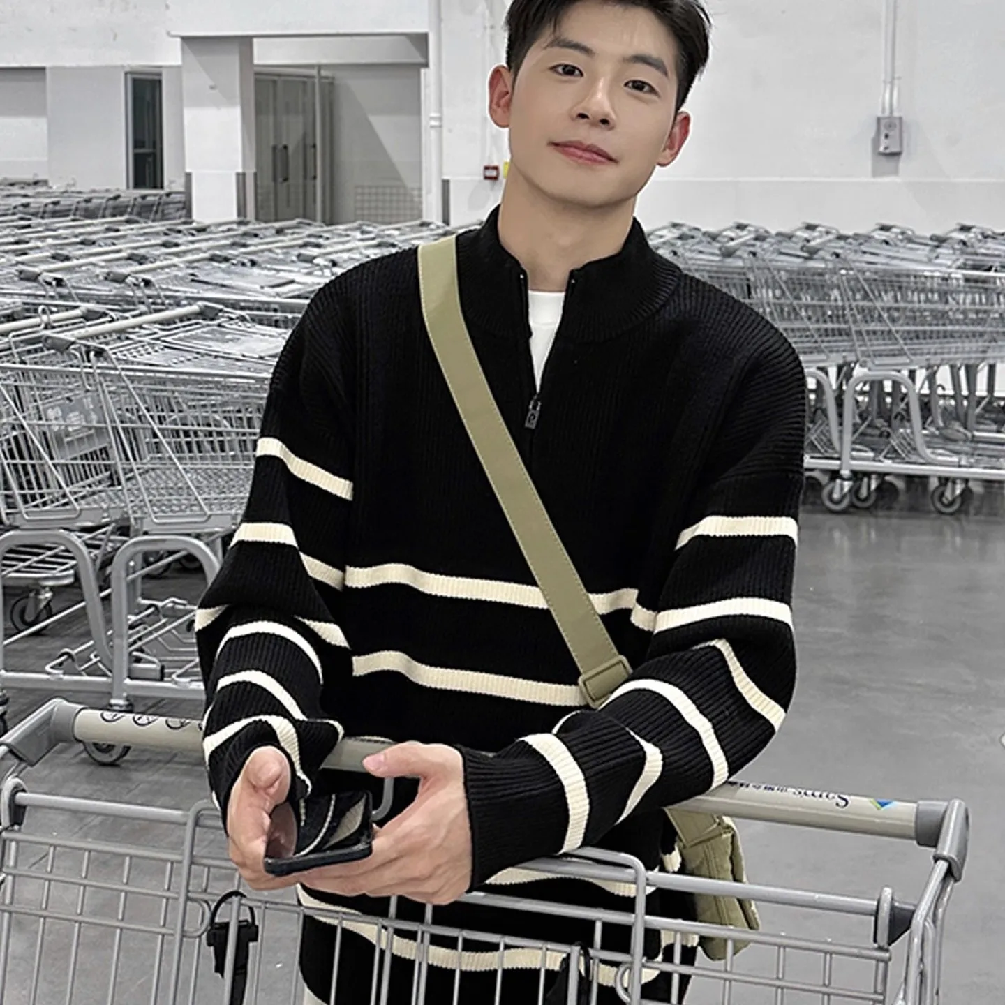 Men's Bla White Striped Knitwear Casual Loose Fit Korean Sle Lazy Sle Outerwear Zipper Closure Polyester Fiber
Men's Bla White Striped Knitwear Casual Loose Fit Korean Sle Lazy Sle Outerwear Zipper Closure Polyester Fiber