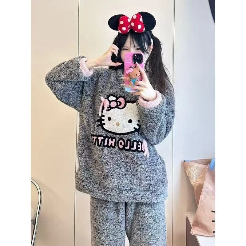 Пижамный комплект Hello Kitty из кораллового флиса, женский плюшевый пуловер, домашняя одежда, зимняя милая домашняя одежда для девочек, уютная одежда для сна, наряд
Пижамный комплект Hello Kitty из кораллового флиса, женский плюшевый пуловер, домашняя одежда, зимняя милая домашняя одежда для девочек, уютная одежда для сна, наряд