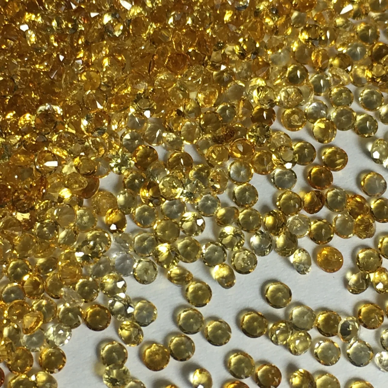 3 мм натуральный цитрин круглого граненого огранки светло-желтого темно-желтого драгоценного камня
3 мм натуральный цитрин круглого граненого огранки светло-желтого темно-желтого драгоценного камня