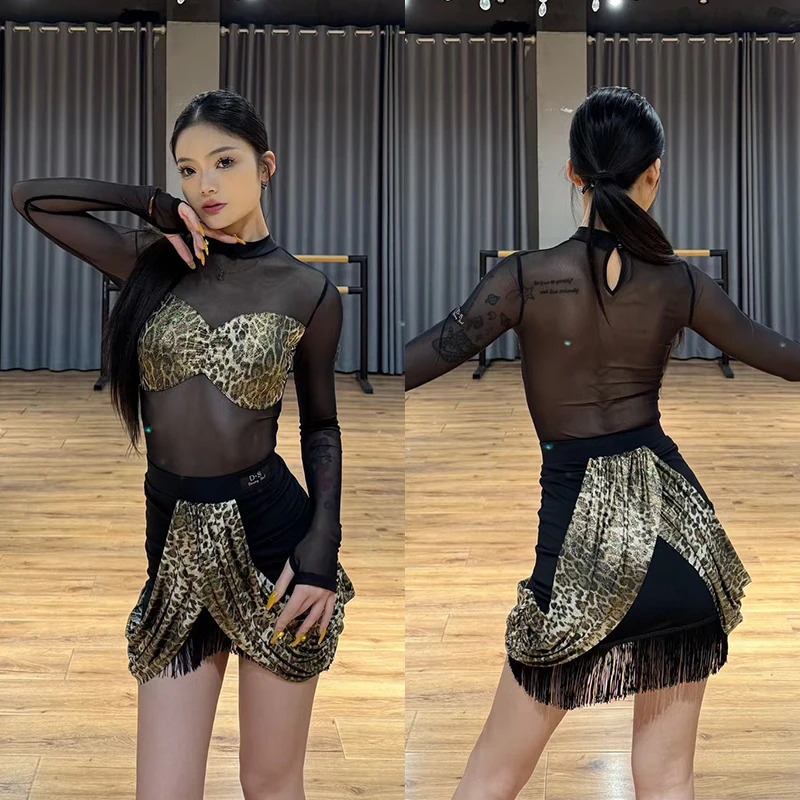 Костюмы для латинских танцев 2025 года, для взрослых и женщин, сетчатый топ с леопардовым принтом, юбка с кисточками, разделенный костюм, чача-самба, тренировочная одежда для латинских танцев DN22494
Костюмы для латинских танцев 2025 года, для взрослых и женщин, сетчатый топ с леопардовым принтом, юбка с кисточками, разделенный костюм, чача-самба, тренировочная одежда для латинских танцев DN22494
