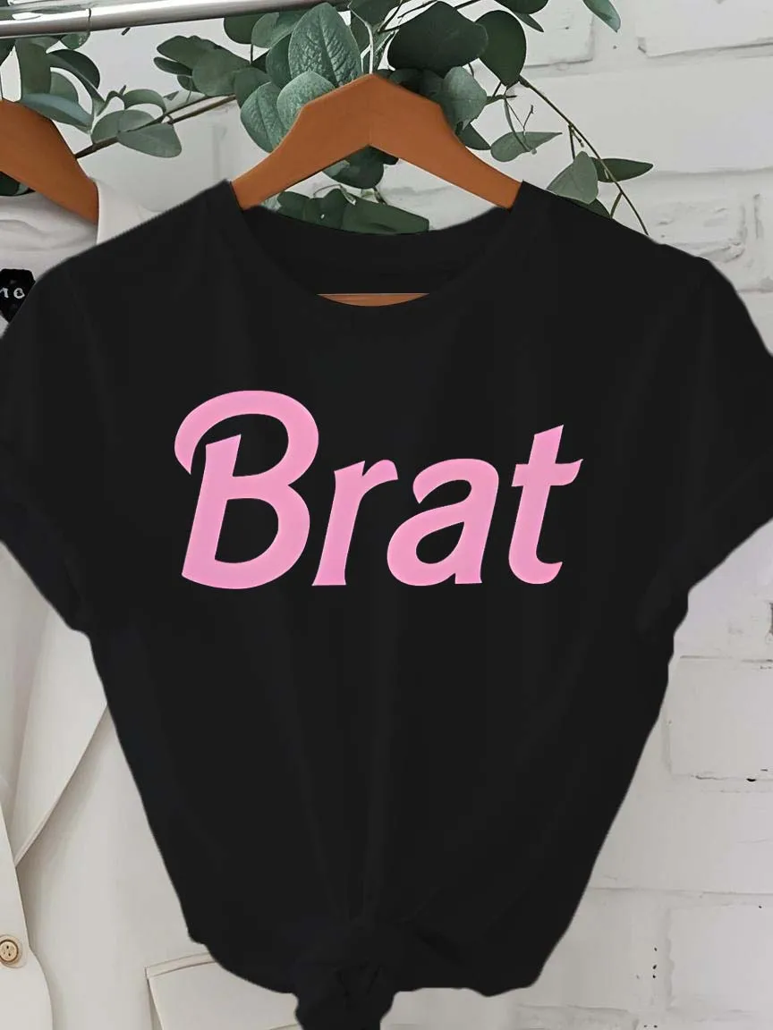 Модная элегантная модная футболка больших размеров с надписью «Brat» и минималистичным дизайном
Модная элегантная модная футболка больших размеров с надписью «Brat» и минималистичным дизайном
