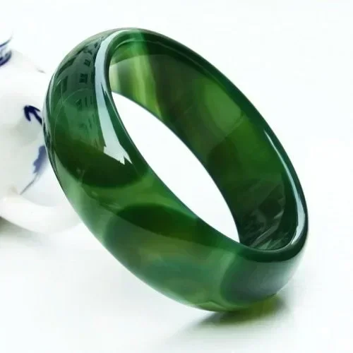 Brazilian Emerald Silk Patterned Jadeite Bangle Ice Type Jadeite Green Agate Women's Bracelet Elegant Gift Jewelry
Brazilian Emerald Silk Patterned Jadeite Bangle Ice Type Jadeite Green Agate Women's Bracelet Elegant Gift Jewelry