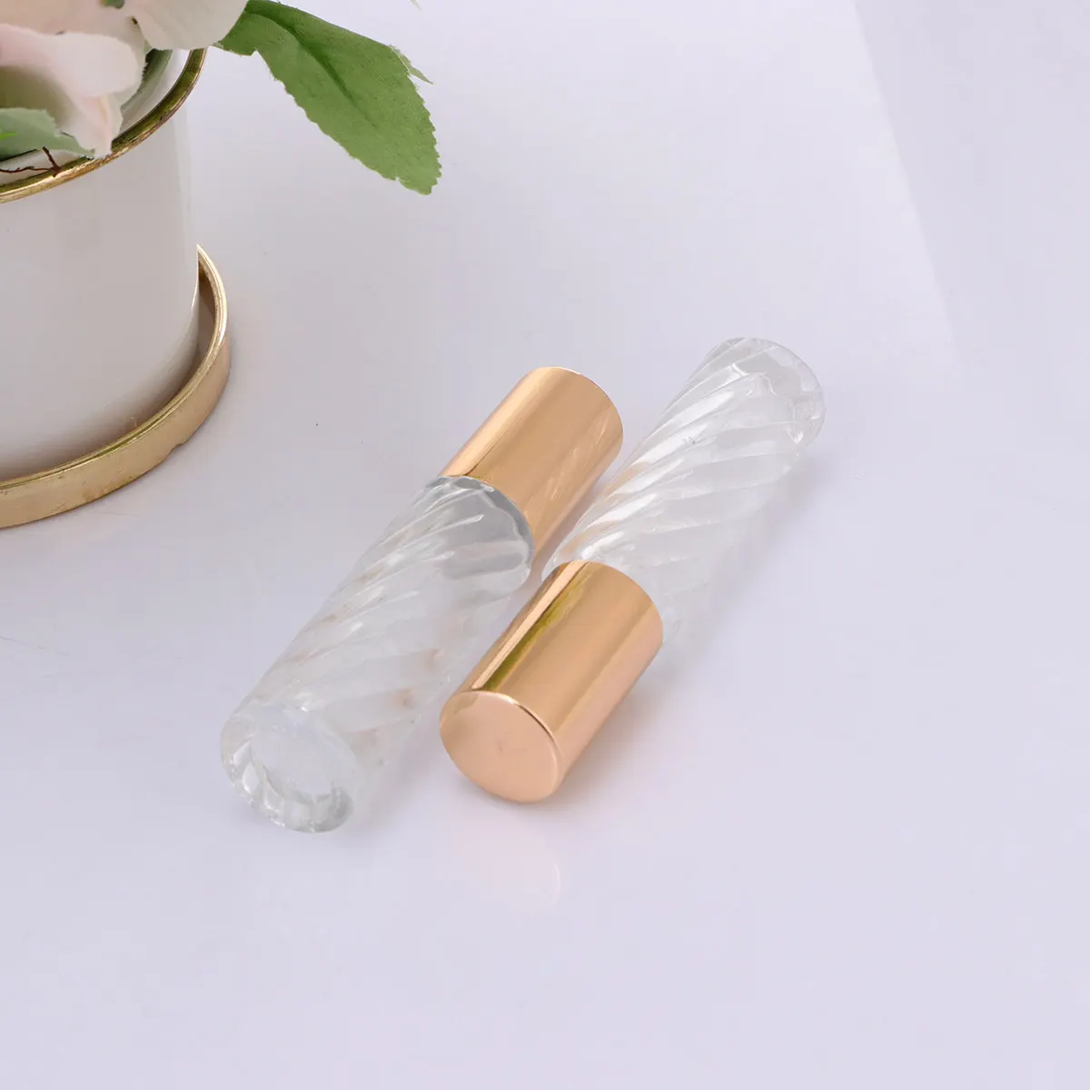 10Pcs Glass Roll-on Bottles Essential Oil Roller Bottles Travel Size Refillable Perfume Carrier Smooth Ball for Aromatherapy
10Pcs Glass Roll-on Bottles Essential Oil Roller Bottles Travel Size Refillable Perfume Carrier Smooth Ball for Aromatherapy