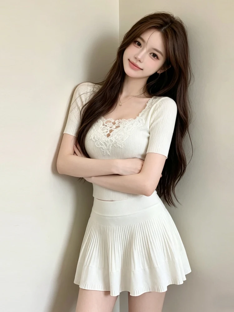 Pure Desire Sweet Lace Splice V-neck Knitted Base Top High Waist Slim A-line Skirt Knitted Set for Young Women
Pure Desire Sweet Lace Splice V-neck Knitted Base Top High Waist Slim A-line Skirt Knitted Set for Young Women