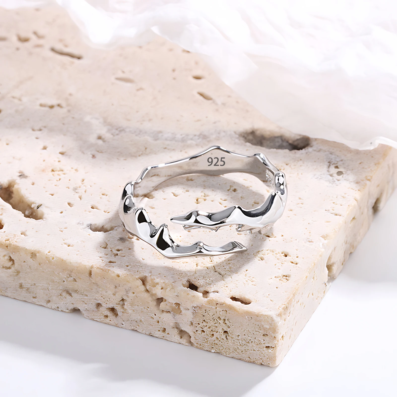 Sam Panda 925 Sterling Silver Irregular Ring For Women Smooth Exquisite Niche Adjustable Trend Versatile Jewelry Gift Dropship
Sam Panda 925 Sterling Silver Irregular Ring For Women Smooth Exquisite Niche Adjustable Trend Versatile Jewelry Gift Dropship