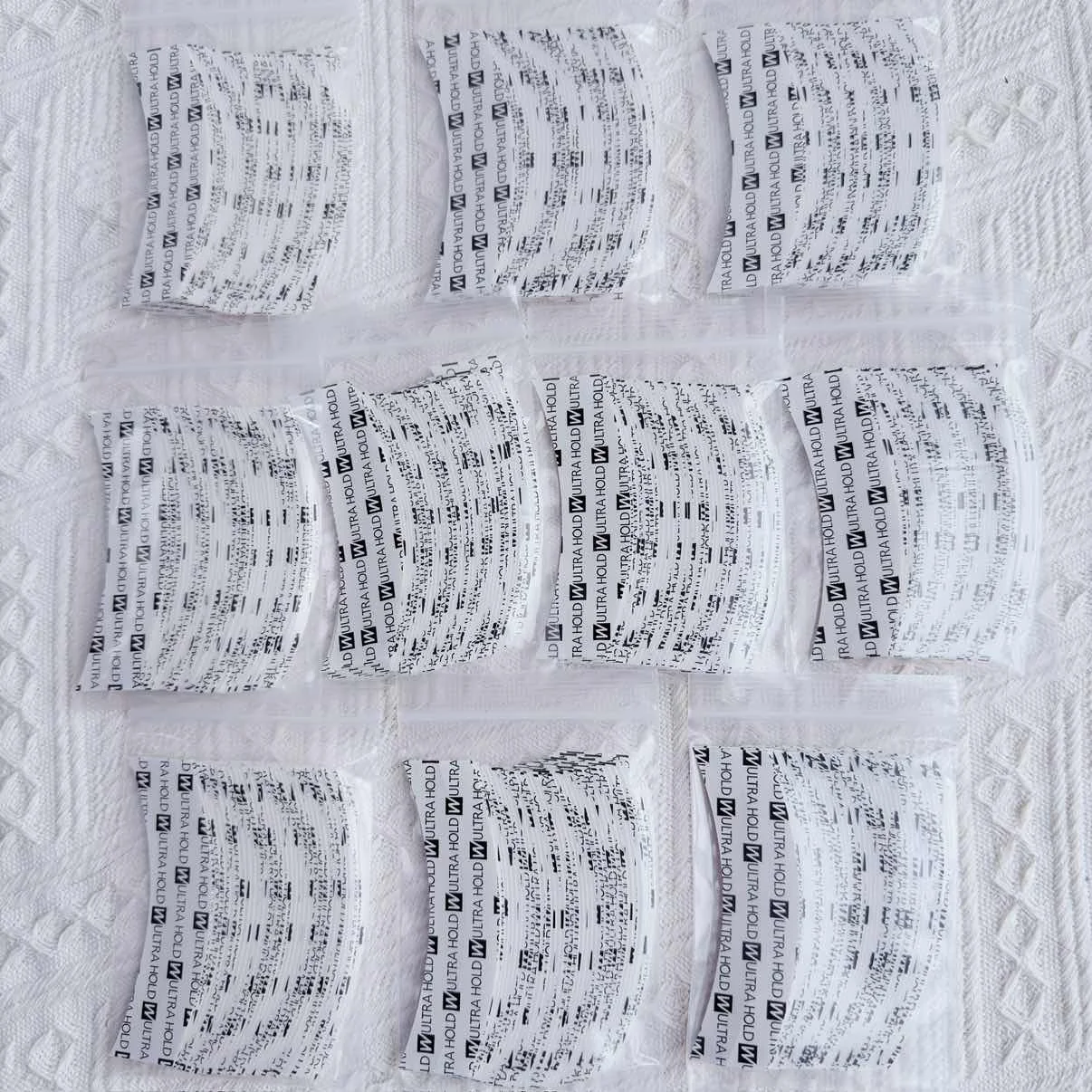 Ultra Hold White Lace Front Tape 180/360 Pieces 4 Shapes 7.6cm X 2.2cm Double Sided Adhesive for Toupee Wig Attachment
Ultra Hold White Lace Front Tape 180/360 Pieces 4 Shapes 7.6cm X 2.2cm Double Sided Adhesive for Toupee Wig Attachment