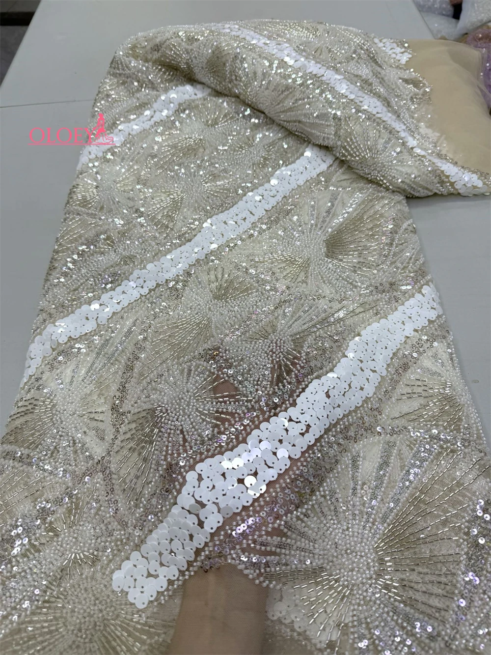 New High-End Luxury French Embroidery Heavy Groom Lace Fabric African Nigerian With Sequins Fabric For Wedding
New High-End Luxury French Embroidery Heavy Groom Lace Fabric African Nigerian With Sequins Fabric For Wedding