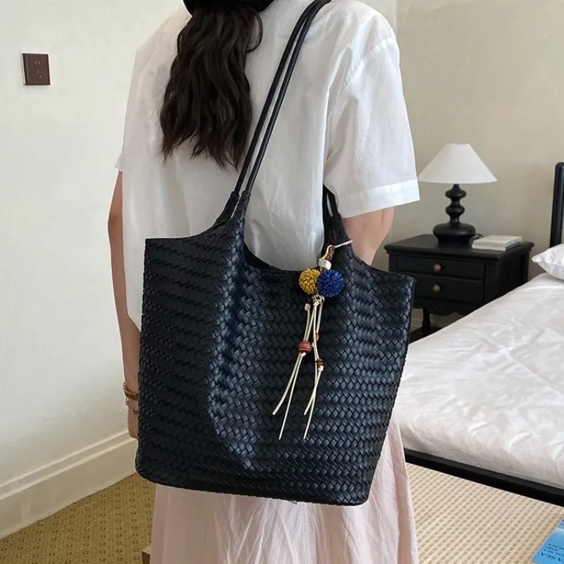 Elegant Simple Designer Tote And Unique Vintage Diaper Bags For Women Luxury Leather Large Capacity Bag
Elegant Simple Designer Tote And Unique Vintage Diaper Bags For Women Luxury Leather Large Capacity Bag