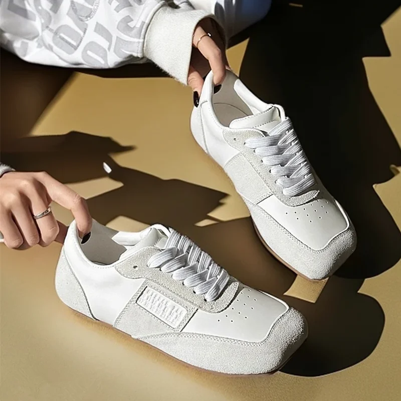 New Women Fashion Casual Shoes Flats High Top Quality Lace Up Rubber Woman Men Sneakers Loafers Women
New Women Fashion Casual Shoes Flats High Top Quality Lace Up Rubber Woman Men Sneakers Loafers Women