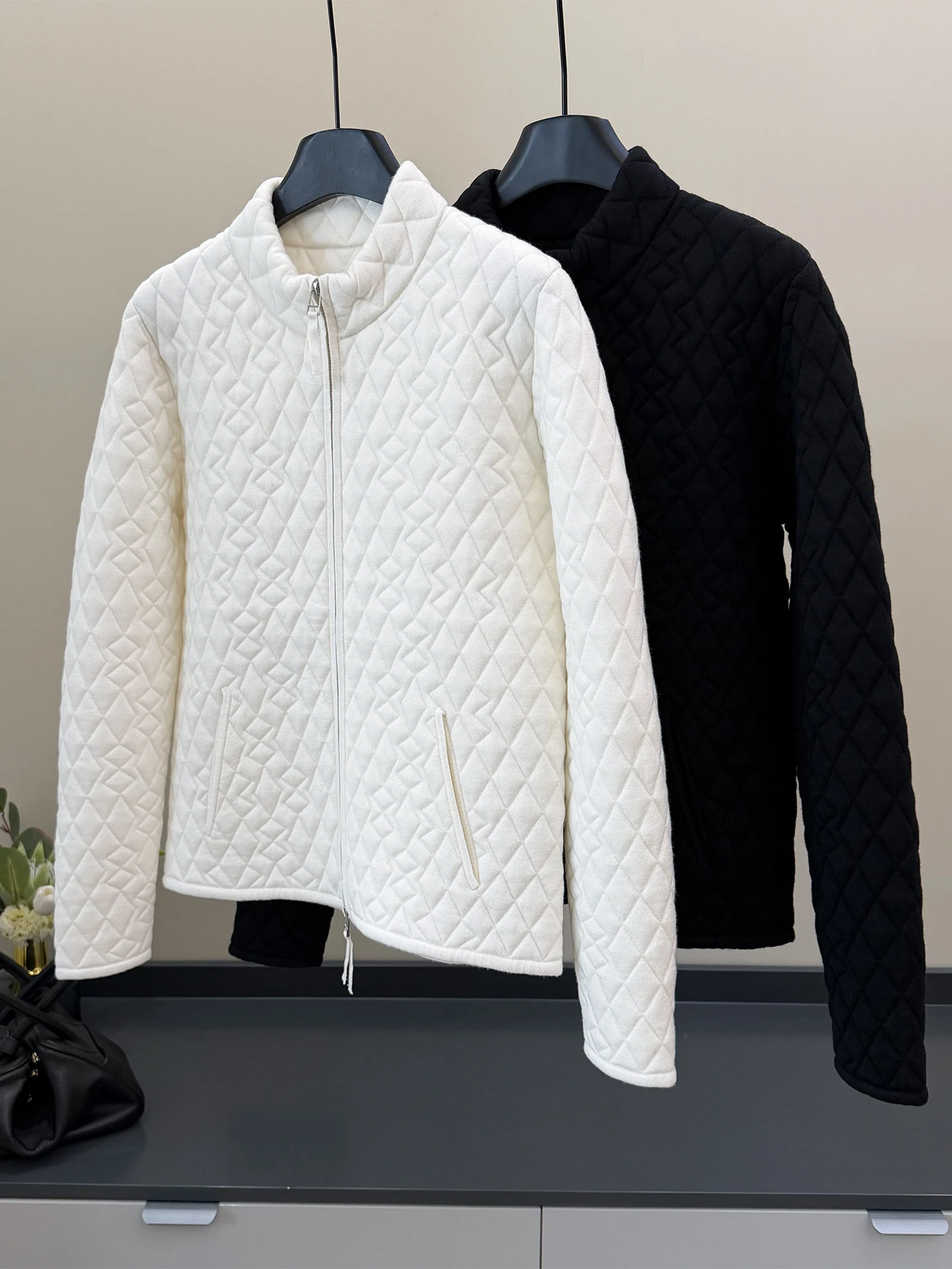Elegant Pure Wool Cotton Jacket with Diamond Pattern Stand Collar for Women New Style Short Outerwear by Ta Top Craft
Elegant Pure Wool Cotton Jacket with Diamond Pattern Stand Collar for Women New Style Short Outerwear by Ta Top Craft