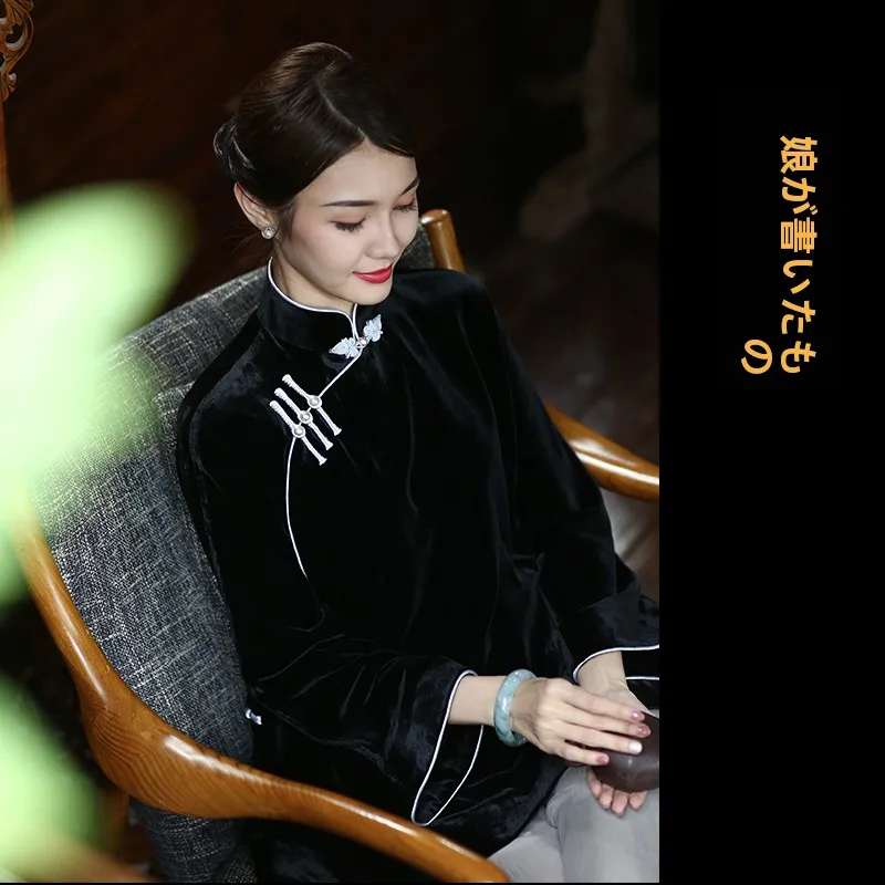 Свободный шелковый бархатный топ в ретро-китайском стиле, женская зимняя модная одежда больших размеров, традиционная женская одежда
Свободный шелковый бархатный топ в ретро-китайском стиле, женская зимняя модная одежда больших размеров, традиционная женская одежда