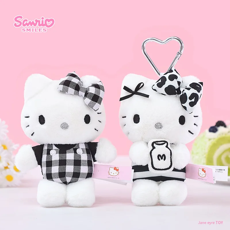 2026 Sanrio Black and White Hello Kitty Plush Keychain Cute Cat Doll with Heart Carabiner Bag Charm
2026 Sanrio Black and White Hello Kitty Plush Keychain Cute Cat Doll with Heart Carabiner Bag Charm