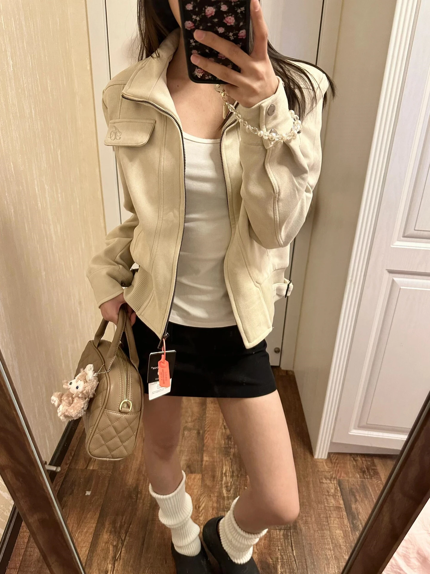 Новая модная женская укороченная куртка-косуха в стиле ретро для ранней осени 2026 года, корейский стиль, приталенная, высококачественная верхняя одежда
Новая модная женская укороченная куртка-косуха в стиле ретро для ранней осени 2026 года, корейский стиль, приталенная, высококачественная верхняя одежда