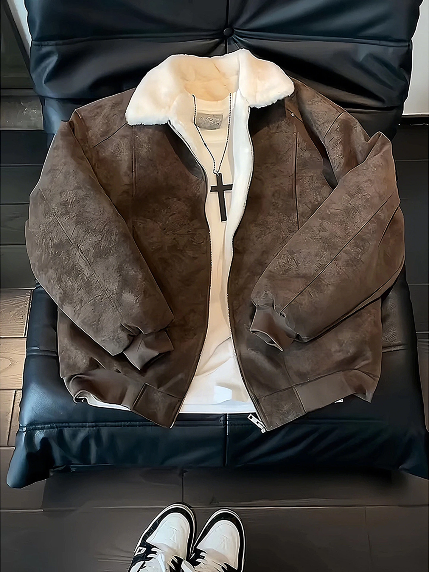 Thiened Lamb Velvet Cotton Jaet Men's Winter Warmth PU Leather Lamb Velvet Casual Zipper ort Sle Cleanfit Faion
Thiened Lamb Velvet Cotton Jaet Men's Winter Warmth PU Leather Lamb Velvet Casual Zipper ort Sle Cleanfit Faion