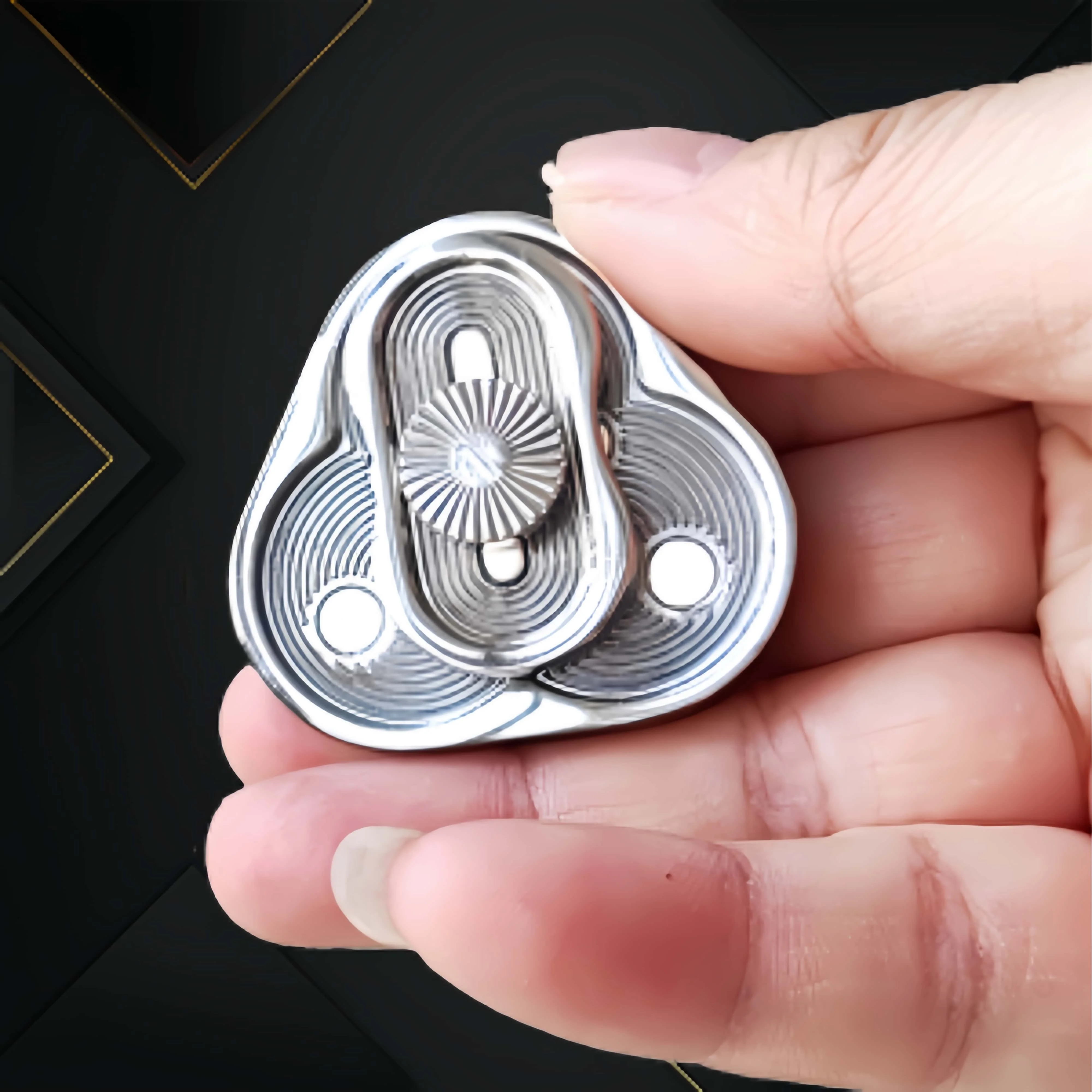 Металлический декомпрессионный слайдер, треугольная вращающаяся металлическая декомпрессионная игрушка, форма клевера, EDC для взрослых, СДВГ, декомпрессионная игрушка
Металлический декомпрессионный слайдер, треугольная вращающаяся металлическая декомпрессионная игрушка, форма клевера, EDC для взрослых, СДВГ, декомпрессионная игрушка