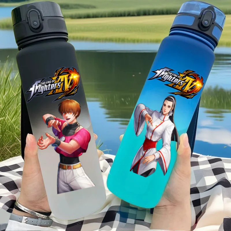 650 мл The King of Fighters, игровые персонажи, чашка для воды, портативная детская уличная пластиковая бутылка для воды большой емкости с защитой от полоски
650 мл The King of Fighters, игровые персонажи, чашка для воды, портативная детская уличная пластиковая бутылка для воды большой емкости с защитой от полоски
