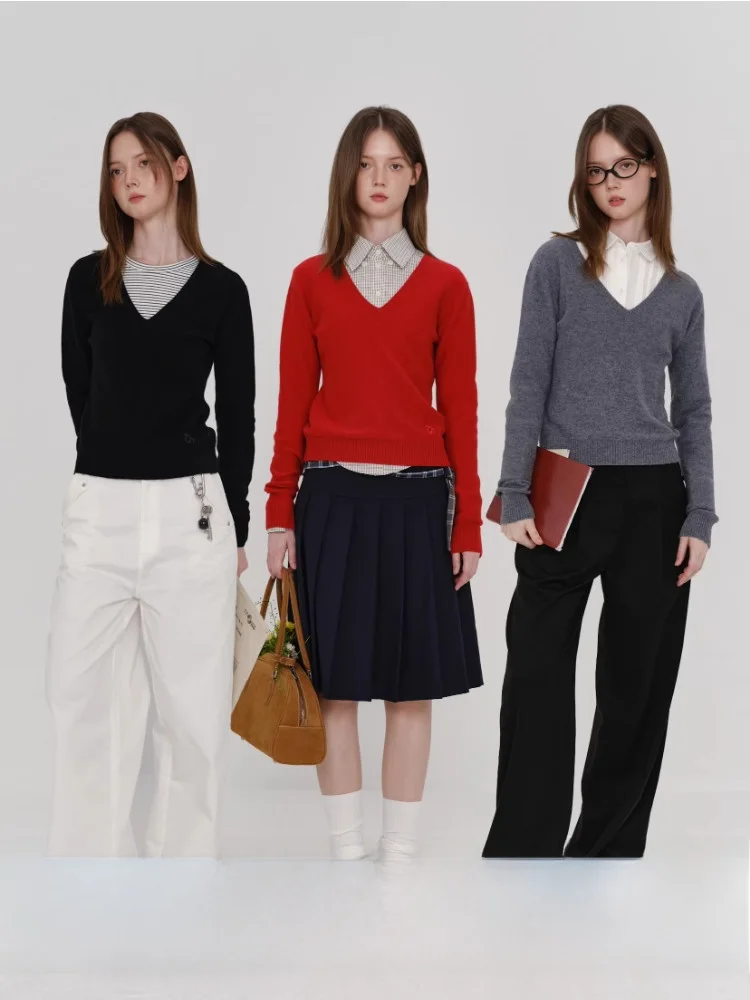 YAWHAT Three-Color Pure Wool V-Neck Knitwear Slim Fit Basic Crew Neck Color Commute Style Women's Long Sleeve Sweater
YAWHAT Three-Color Pure Wool V-Neck Knitwear Slim Fit Basic Crew Neck Color Commute Style Women's Long Sleeve Sweater