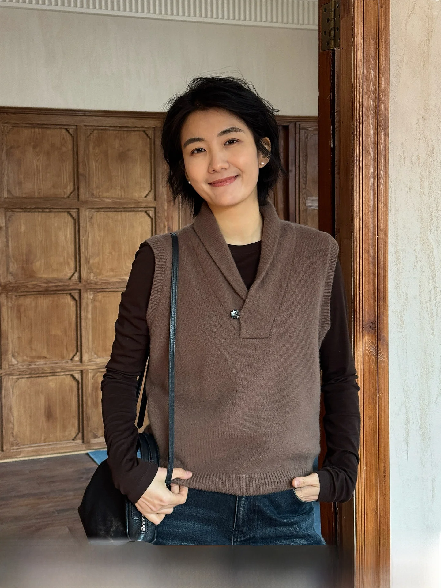 Langqing Woolen Knitted Vest 100% Wool V-neck Sleeveless Women's Fashion Inner Wear Layering Top Spring New Arrival
Langqing Woolen Knitted Vest 100% Wool V-neck Sleeveless Women's Fashion Inner Wear Layering Top Spring New Arrival