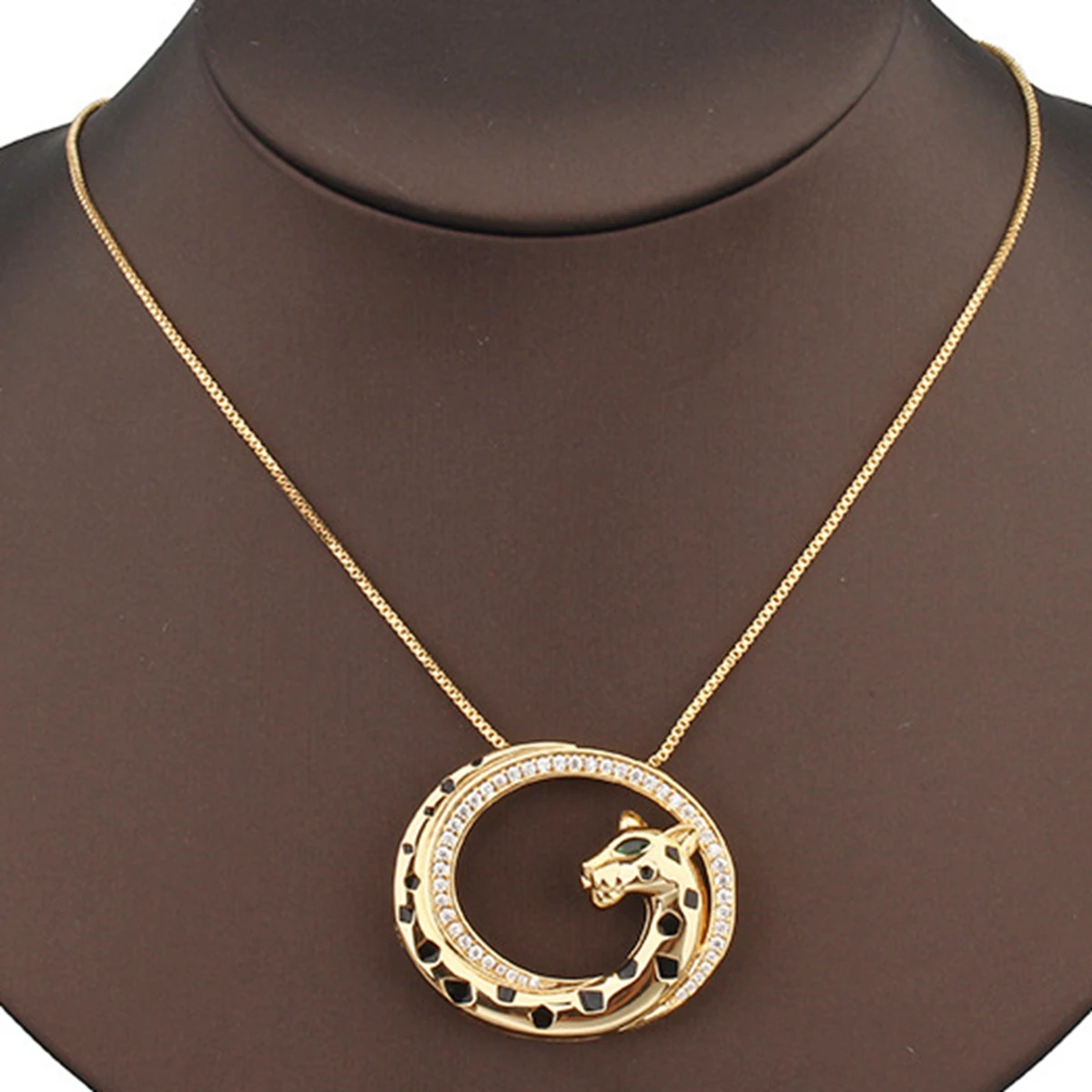 Ayjewelry New Elegant Black Print Green Stone Eyes Panther Leopard Pendant Necklace Luxury Designer Jewelry For Women Party
Ayjewelry New Elegant Black Print Green Stone Eyes Panther Leopard Pendant Necklace Luxury Designer Jewelry For Women Party