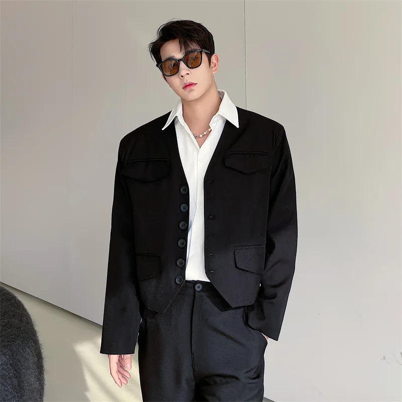 Spring Large Casual Multi Button Design Loose Short Suit Men's Korean Fashion Trend Youth Short Personalized Suit Coat
Spring Large Casual Multi Button Design Loose Short Suit Men's Korean Fashion Trend Youth Short Personalized Suit Coat