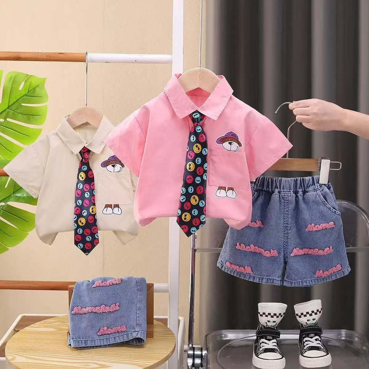Boys' Summer Set 2025 New Style Children's Stylish Baby Short Sleeve Shirt Two Piece Set 80-120CM
Boys' Summer Set 2025 New Style Children's Stylish Baby Short Sleeve Shirt Two Piece Set 80-120CM