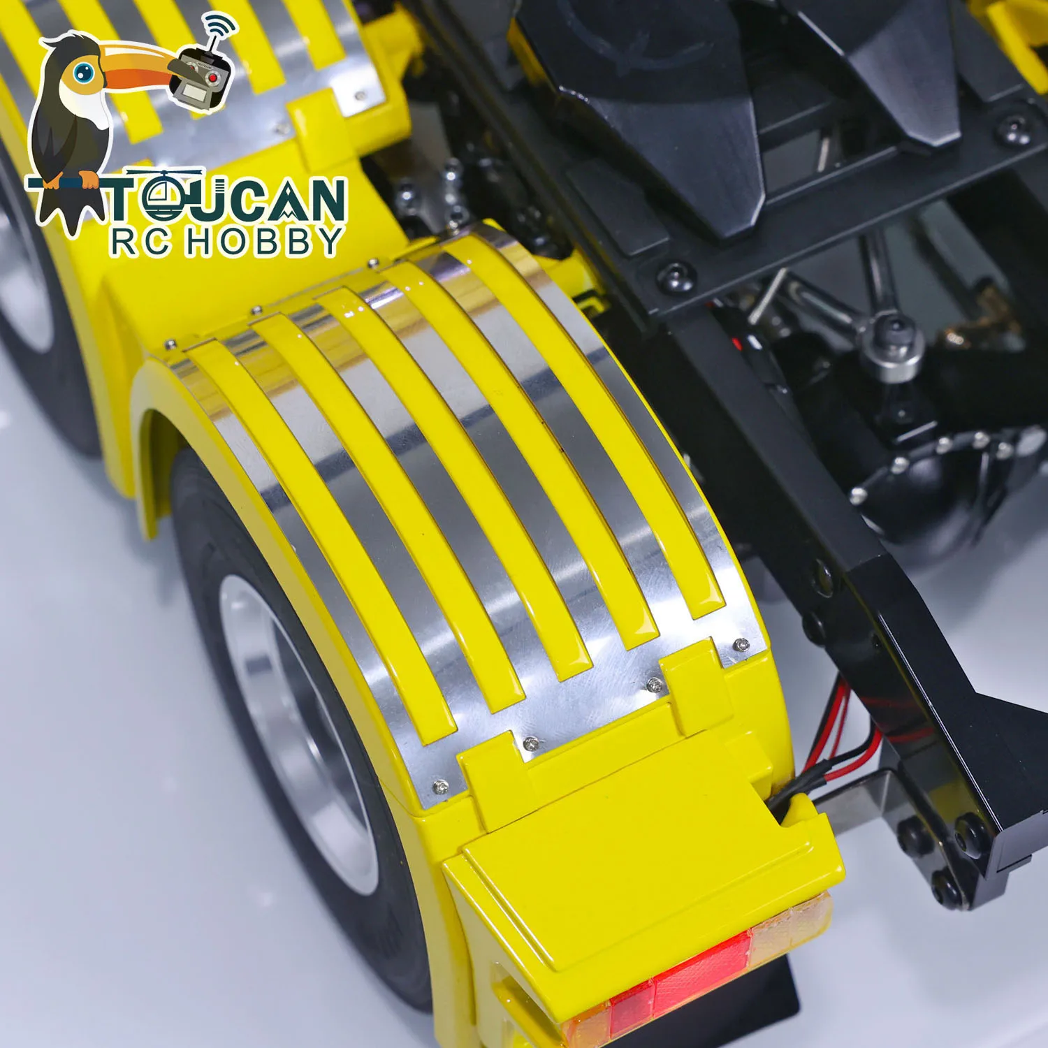 1/14 LESU RC Трактор Грузовик 6x6 Металлическое Шасси TOUCAN RC HOBBY Грузовик с дистанционным управлением Звуковая Световая Система Серво Модель RC Игрушки
1/14 LESU RC Трактор Грузовик 6x6 Металлическое Шасси TOUCAN RC HOBBY Грузовик с дистанционным управлением Звуковая Световая Система Серво Модель RC Игрушки