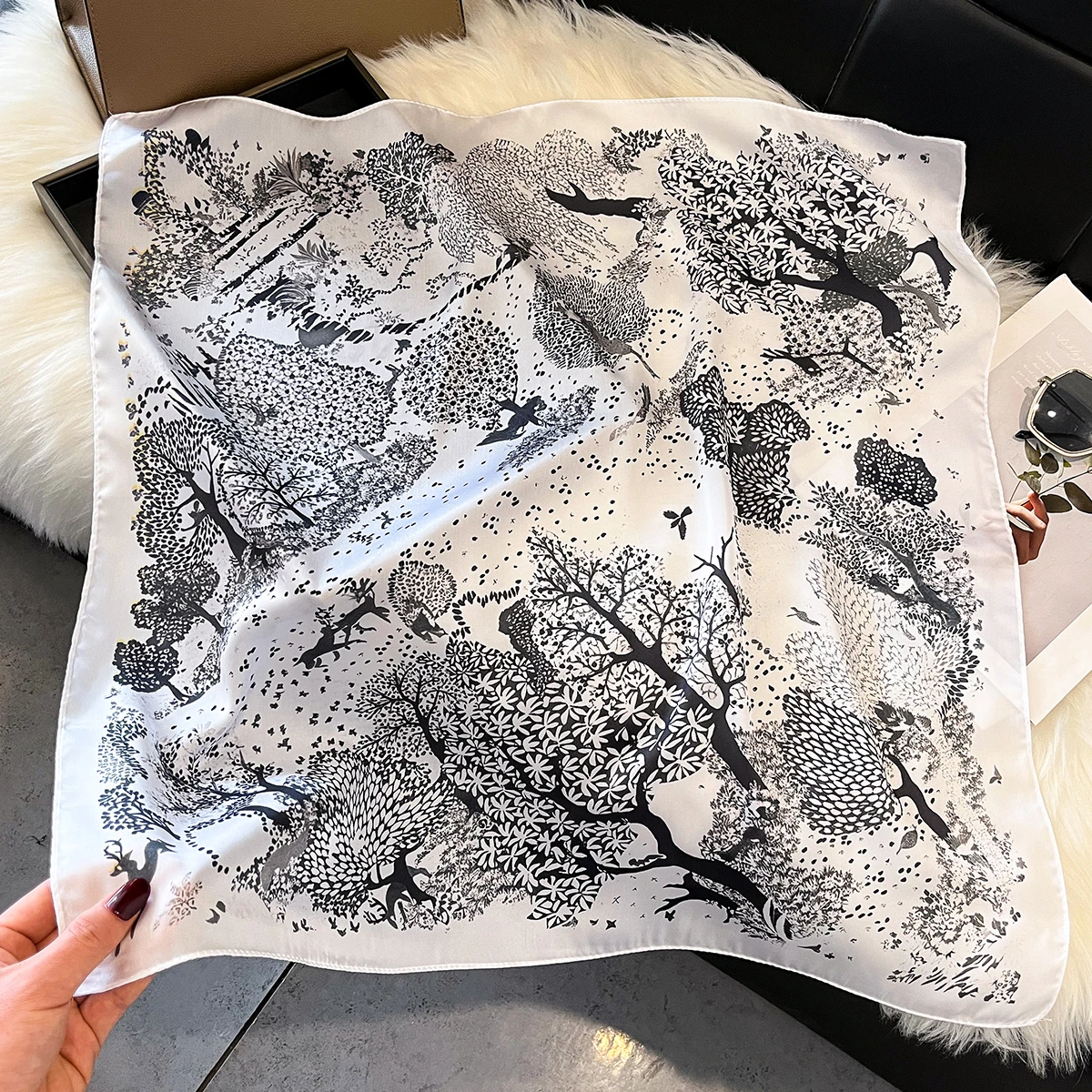Luxury Brand 2026 Print Square Scarf for Women Hijab Hair Bands 70cm Neckerchief Female Satin Shawl Ribbon Headband
Luxury Brand 2026 Print Square Scarf for Women Hijab Hair Bands 70cm Neckerchief Female Satin Shawl Ribbon Headband
