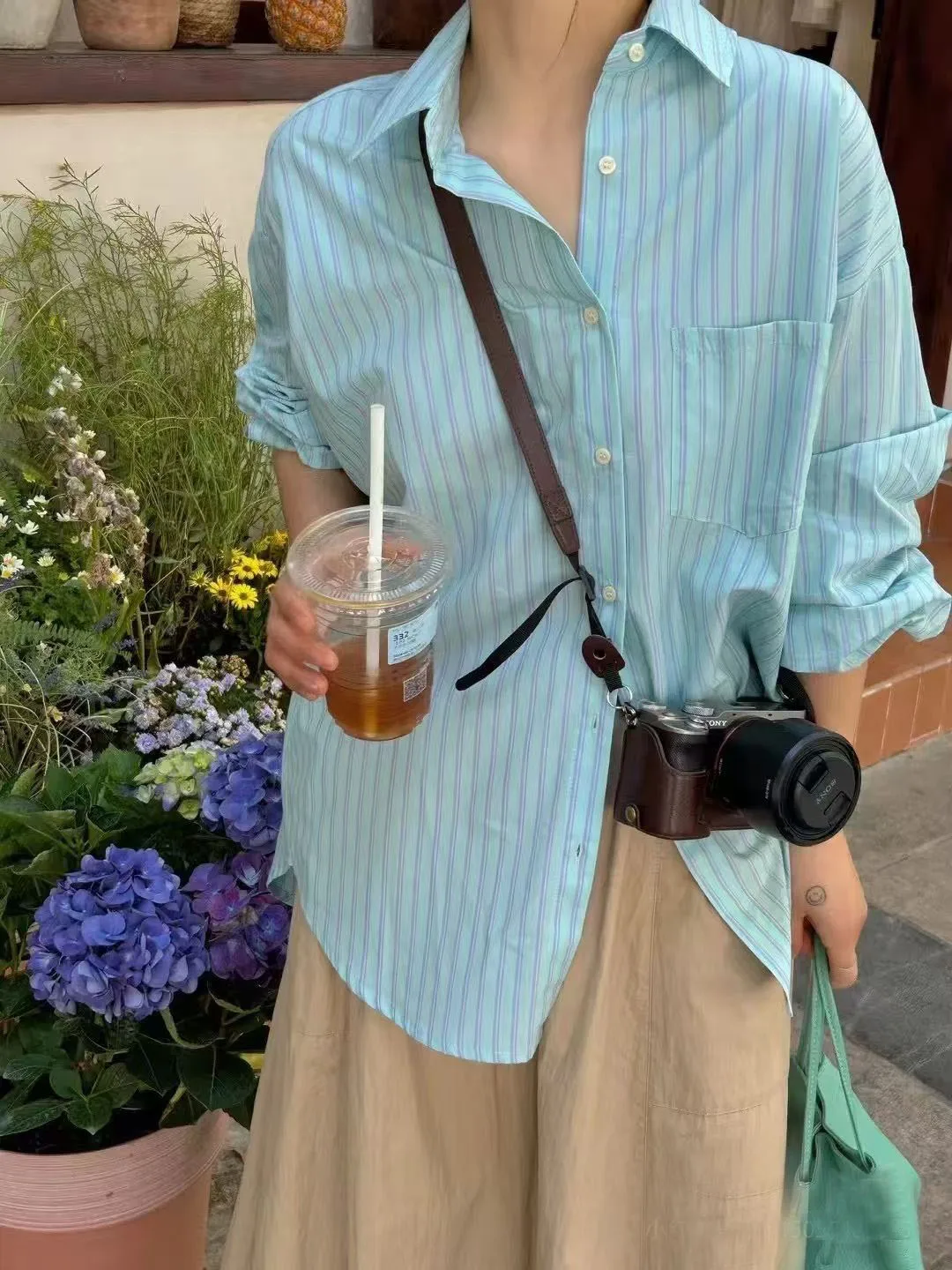 Blue Striped Shirt for Women 2025 New Oversize Button-up Turn-down Collared Long Sleeve Blouse Ladies Tops Spring Summer Outfit
Blue Striped Shirt for Women 2025 New Oversize Button-up Turn-down Collared Long Sleeve Blouse Ladies Tops Spring Summer Outfit