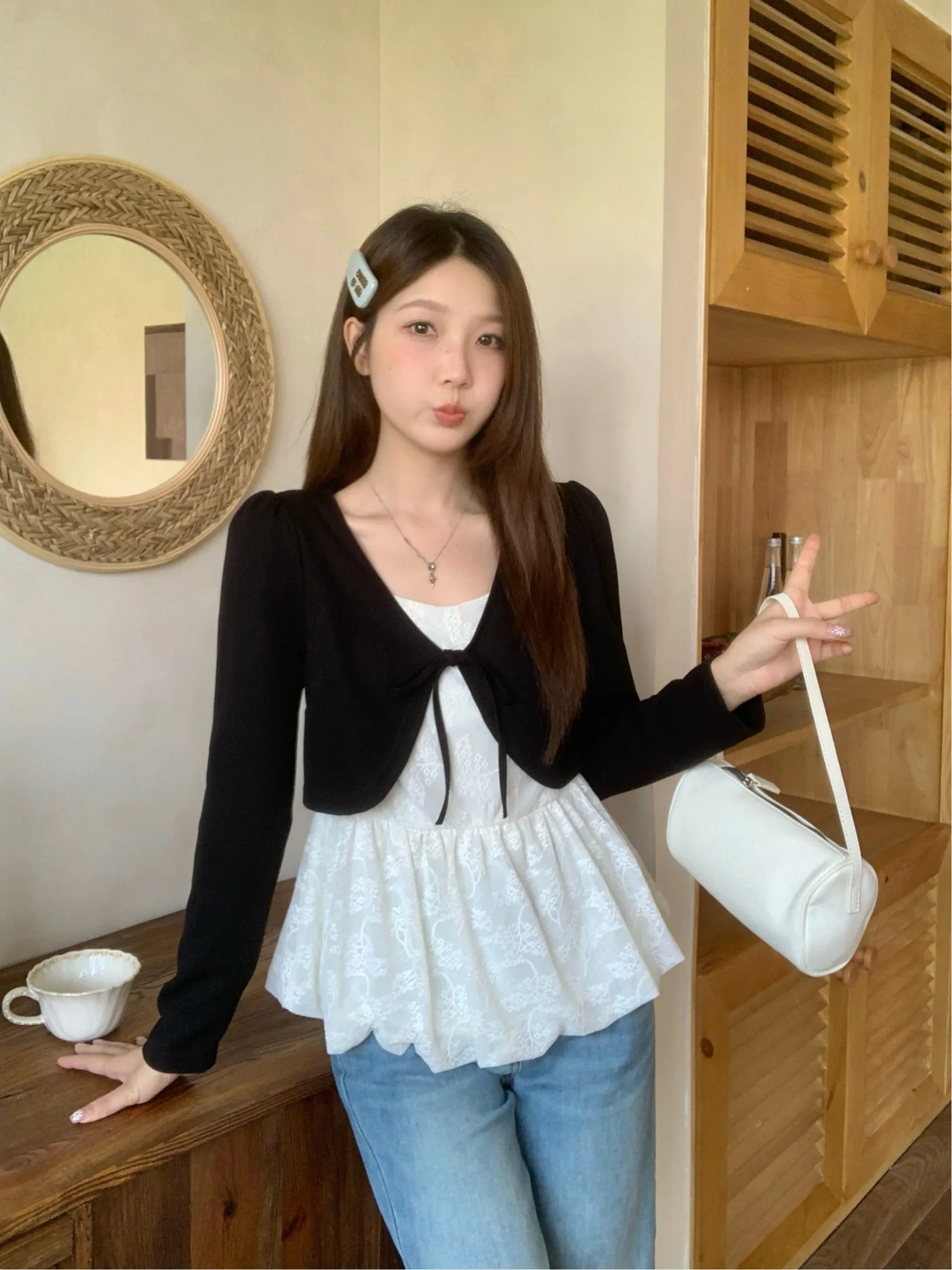 plus Size Lace Splice Long Sleeve T-Shirt Waist Cinching Design Belted Top Spring New Style Korean Version Loose Fit Commute ...
plus Size Lace Splice Long Sleeve T-Shirt Waist Cinching Design Belted Top Spring New Style Korean Version Loose Fit Commute ...