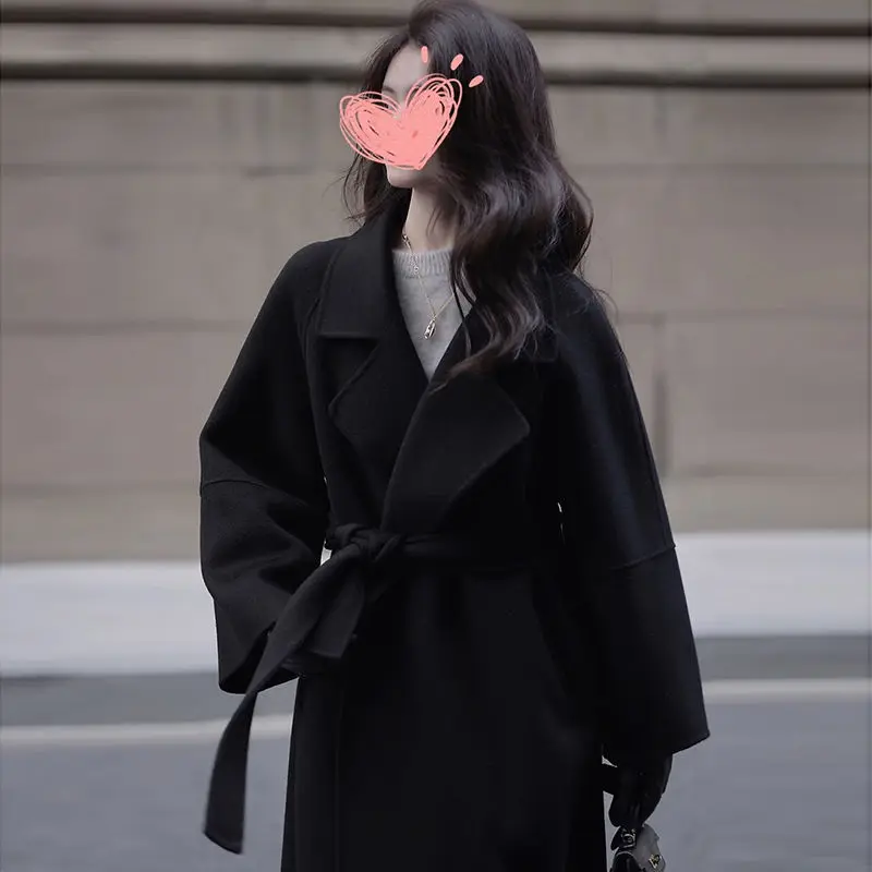 Double-sided woolen coat for women's autumn and winter medium and long Korean version loose Hepburn small woolen coat trendy
Double-sided woolen coat for women's autumn and winter medium and long Korean version loose Hepburn small woolen coat trendy