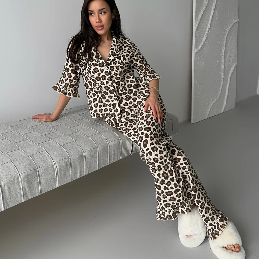Hiloc Fashion Leopard V-Neck Ruffled Sleeves Pure Cotton Top Suits Elegant Elastic Home Wide-Leg Pants Outfits Woman Pajama Sets
Hiloc Fashion Leopard V-Neck Ruffled Sleeves Pure Cotton Top Suits Elegant Elastic Home Wide-Leg Pants Outfits Woman Pajama Sets