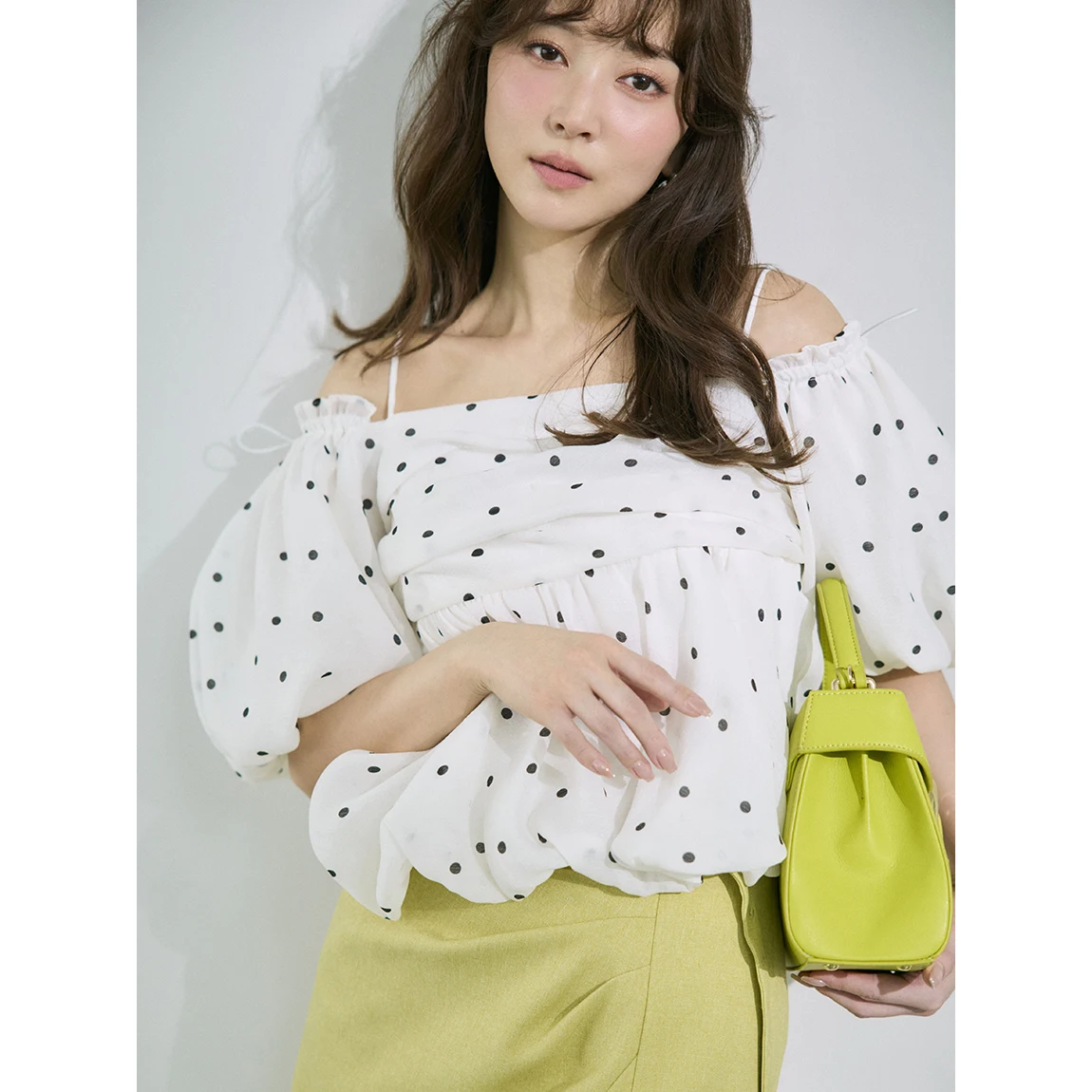 Ultra-lightweight 3-way Wear Vintage Polka Dot Sleeveless One-Shoulder Doll Shirt Celebrity Style Bubble Sleeve Polyester Fiber
Ultra-lightweight 3-way Wear Vintage Polka Dot Sleeveless One-Shoulder Doll Shirt Celebrity Style Bubble Sleeve Polyester Fiber