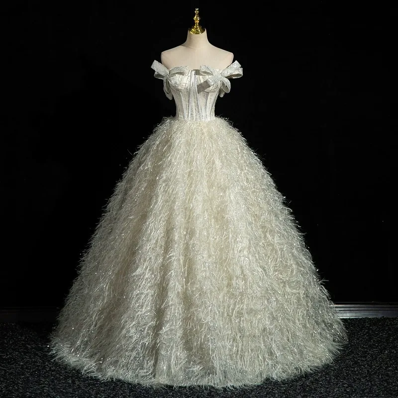 Вечернее платье с пышной юбкой и одним открытым плечом для сольного пения, студенческих и взрослых церемоний, высокая мода, короткий рукав
Вечернее платье с пышной юбкой и одним открытым плечом для сольного пения, студенческих и взрослых церемоний, высокая мода, короткий рукав