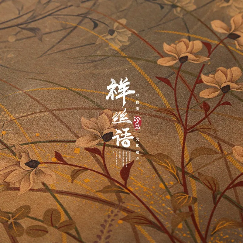 Silk and beige two-color wind leather heavy satin windbreaker dress Xiangyunsha fabric
Silk and beige two-color wind leather heavy satin windbreaker dress Xiangyunsha fabric