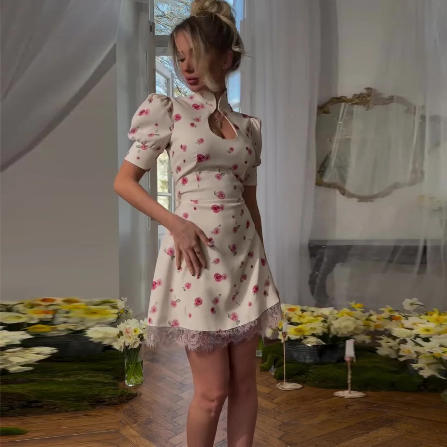 2026 European and American Summer New Arrival, Fresh and Sweet Date-style Puff Sleeve Floral Waist-tight Lace Dress
2026 European and American Summer New Arrival, Fresh and Sweet Date-style Puff Sleeve Floral Waist-tight Lace Dress
