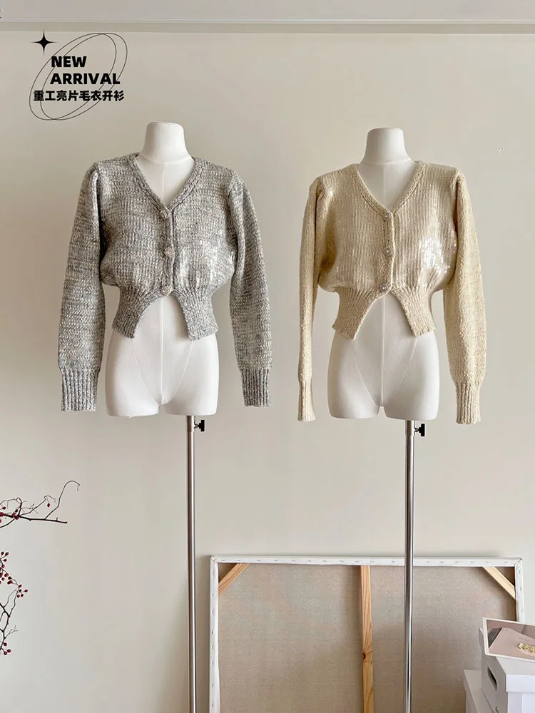 French Elegance Knitted Cardigan Office Lady Slim Sweater V-Neck Long Sleeve Single Breasted Pullover Luxury Korean Streetwear
French Elegance Knitted Cardigan Office Lady Slim Sweater V-Neck Long Sleeve Single Breasted Pullover Luxury Korean Streetwear