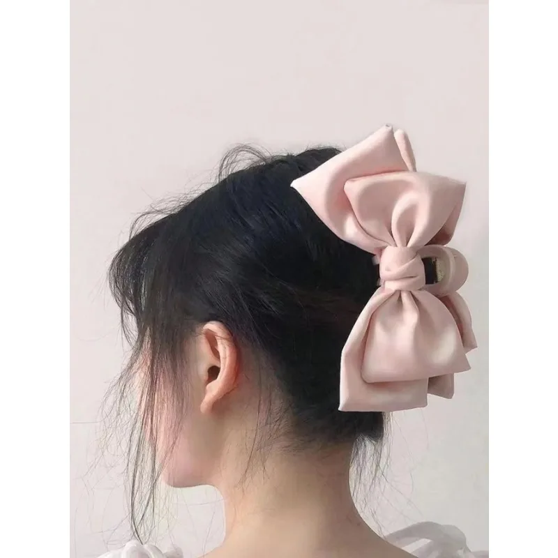 1PC ladies' pink fugitive princess sweet girl heart satin bow clip super fairy hair clip
1PC ladies' pink fugitive princess sweet girl heart satin bow clip super fairy hair clip