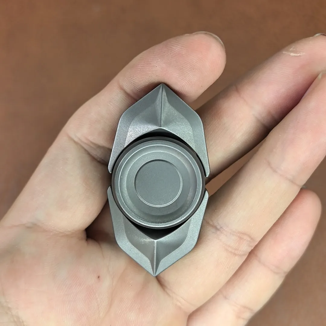 Nova WU Pressure Reducing Gyroscope EDC, decompression toy
Nova WU Pressure Reducing Gyroscope EDC, decompression toy