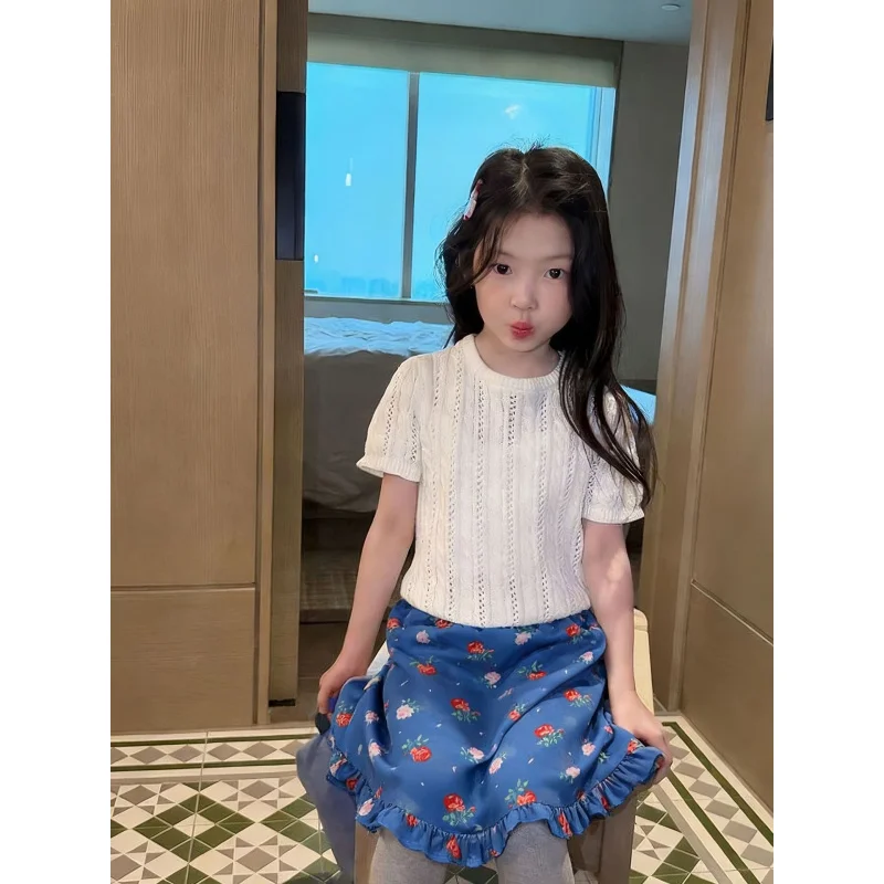 Girls' children's clothing2026Summer new style girls' solid color thin hollow-out short-sleeve knit top with round neck and skir
Girls' children's clothing2026Summer new style girls' solid color thin hollow-out short-sleeve knit top with round neck and skir