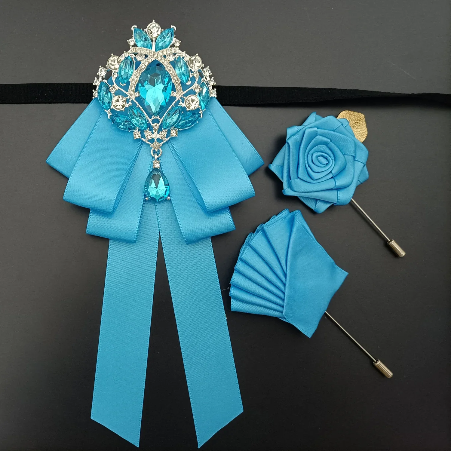 Свадебный галстук-бабочка, комплект броши, модный мужской костюм, рубашка, аксессуары, роскошный воротник со стразами, цветы, корсаж, карманные наборы полотенец
Свадебный галстук-бабочка, комплект броши, модный мужской костюм, рубашка, аксессуары, роскошный воротник со стразами, цветы, корсаж, карманные наборы полотенец