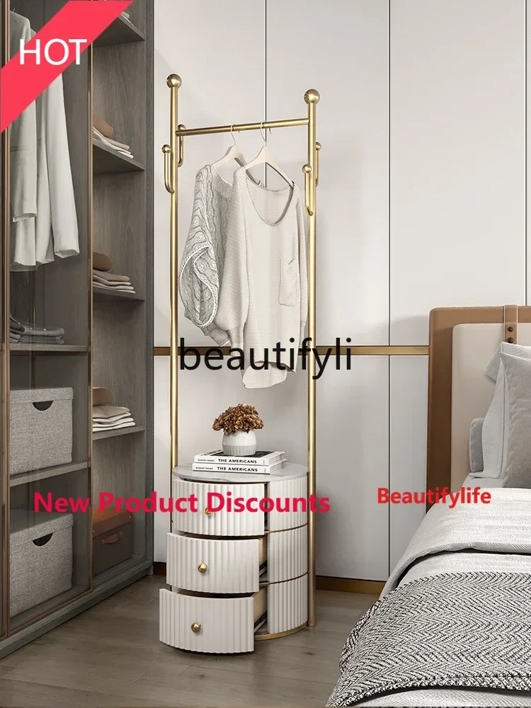 A76 Подвижная вешалка для прикроватной тумбочки от пола до потолка, встроенная многофункциональная легкая роскошная вешалка для одежды
A76 Подвижная вешалка для прикроватной тумбочки от пола до потолка, встроенная многофункциональная легкая роскошная вешалка для одежды