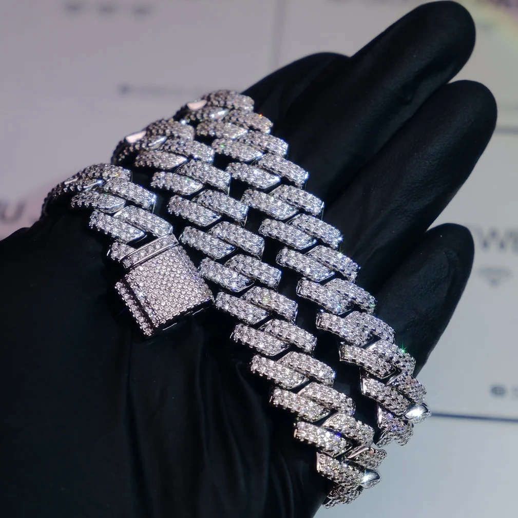 Hiphop Moissanite Cuban Chain White Gold Plated 10mm 15mm 925 Silver Iced Out Moissanite Cuban Link Chain
Hiphop Moissanite Cuban Chain White Gold Plated 10mm 15mm 925 Silver Iced Out Moissanite Cuban Link Chain